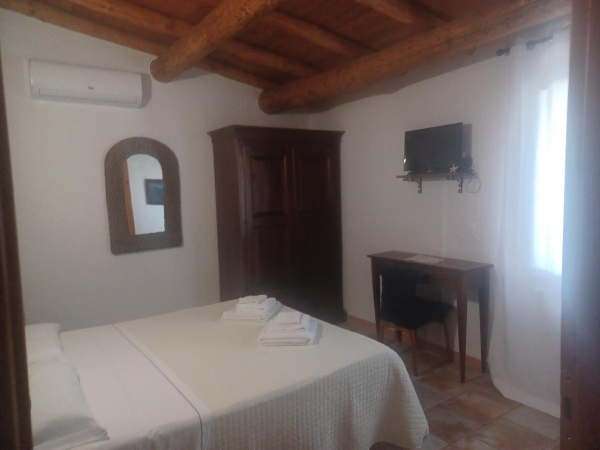 B&B Helios Il Tuo Relax In Sardegna San Teodoro  Exteriör bild